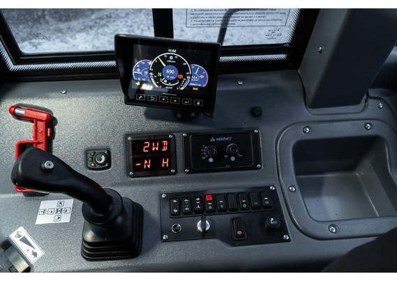 Фото-1855 КИРОВЕЦ К-708УДМ