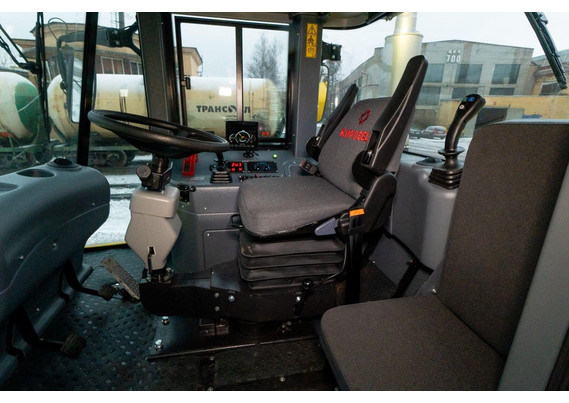 Фото-1858 КИРОВЕЦ К-708УДМ