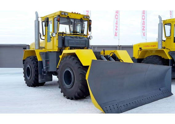 КИРОВЕЦ К-703МА-ДМ15