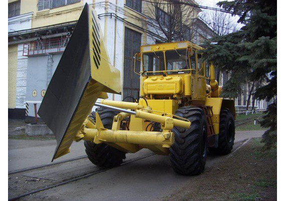 Фото-1951 КИРОВЕЦ К-703МА-ДМ15