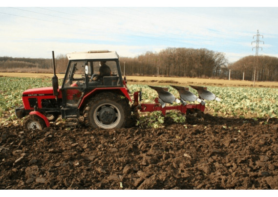 Фото-2858 Оборотный навесной плуг SKR ROTO