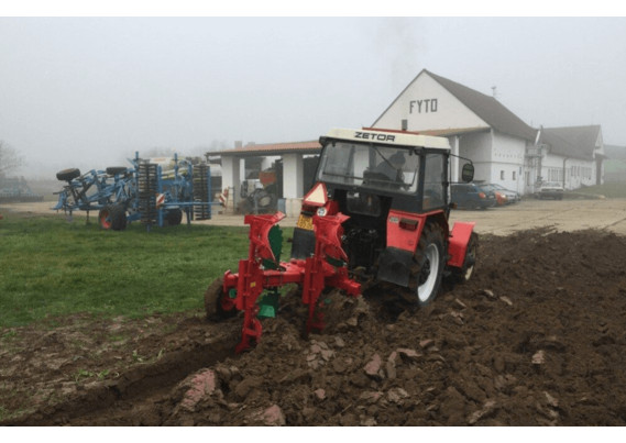 Фото-2867 Оборотный навесной плуг SKR ROTO