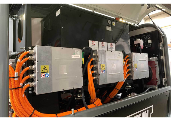 Фото-3269 Самоходные вагоны-миксеры LEADER PF FULL ELECTRIC 1 ШНЕК