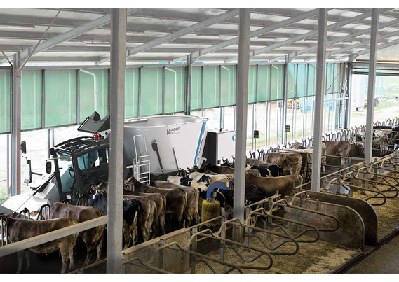 Фото-3275 Самоходные вагоны-миксеры LEADER PF FULL ELECTRIC 1 ШНЕК