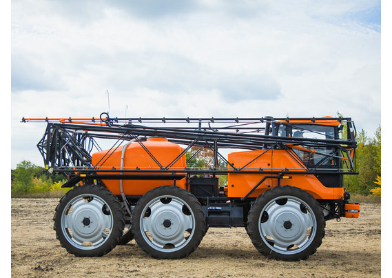 Фото-73 Штанговый опрыскиватель ТУМАН-3