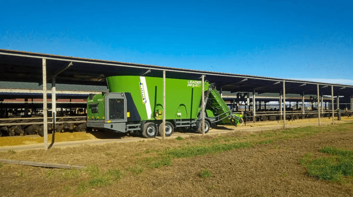 Faresin представил самоходный смеситель-раздатчик Leader PF 3.40