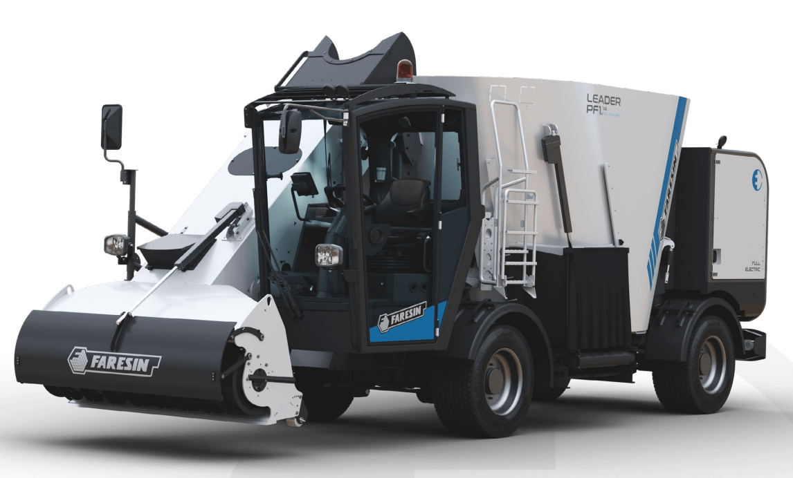 Новый самоходный кормораздатчик с полностью электрическим приводом Leader PF Full Electric от Faresin